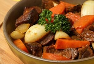 carne de panela com legumes