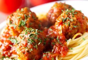 macarrão com almôndegas